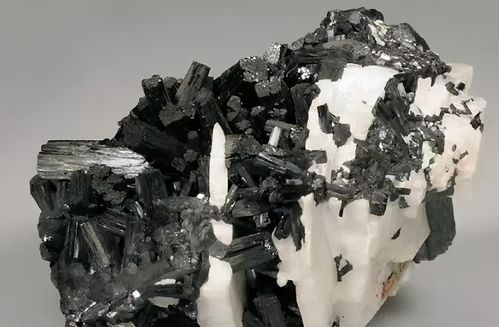 璀璨瑰寶 美國常見的寶石、礦物原石與金屬礦石